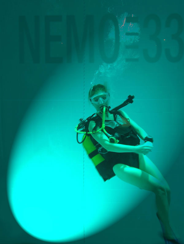 NEMO 33 สระว่ายน้ำที่ลึกที่สุดในโลก