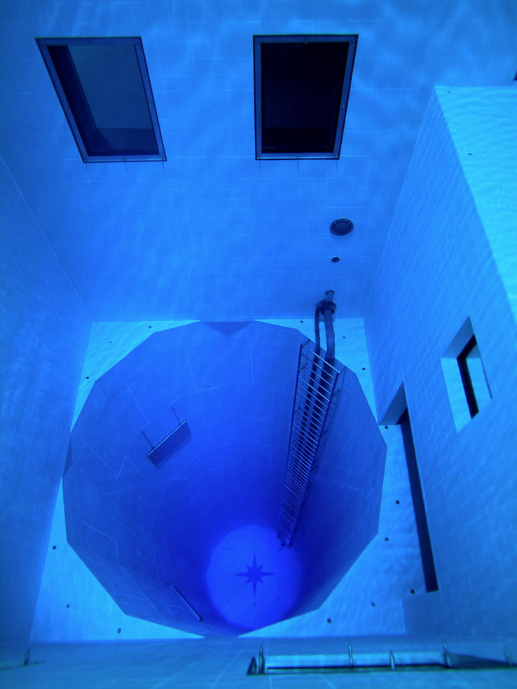 NEMO 33 สระว่ายน้ำที่ลึกที่สุดในโลก