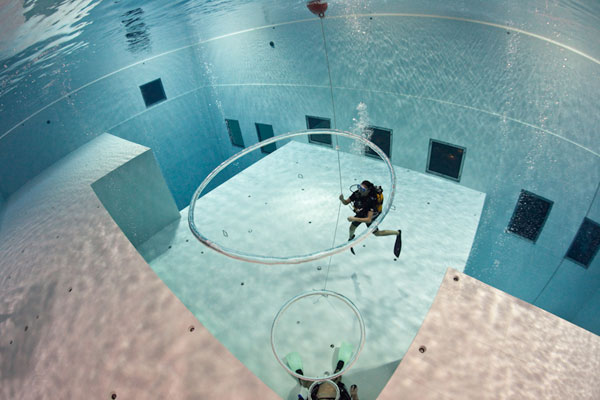 NEMO 33 สระว่ายน้ำที่ลึกที่สุดในโลก