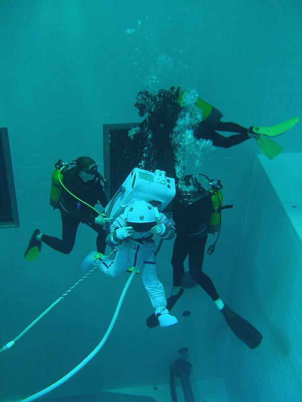 NEMO 33 สระว่ายน้ำที่ลึกที่สุดในโลก