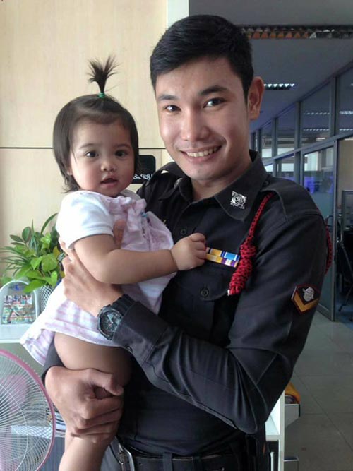 ตำรวจโดนรถชน