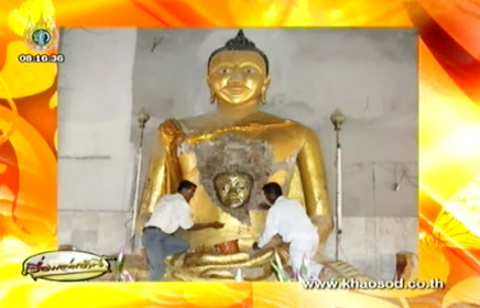 พระพุทธรูปศิลาแลงทรงเครื่อง