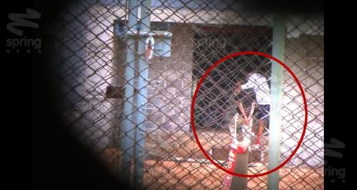 จับผู้คุมเป็นตัวประกัน