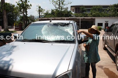 กระจกแตก