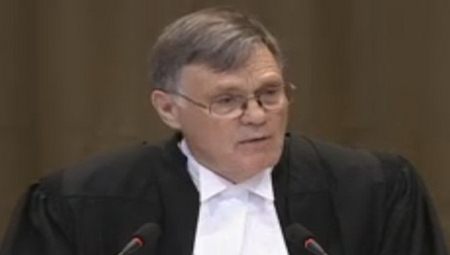 ศาสตราจารย์โดนัลด์ เอ็ม แมคเรย์