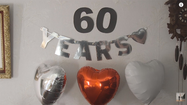 น่ารักสุด ๆ คู่รักรุ่นใหญ่ฉลองแต่งงานครบ 60 ปี ตามธีมการ์ตูนเรื่อง UP