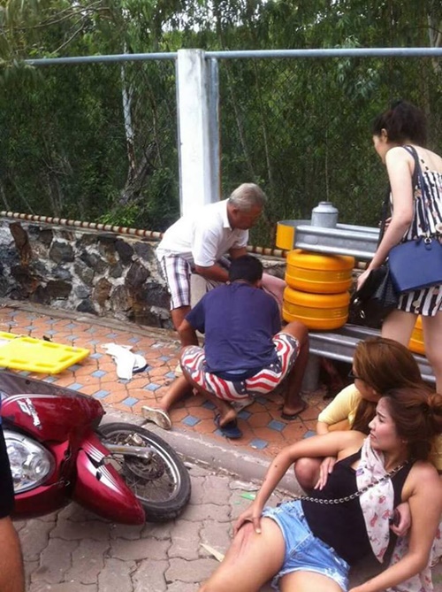รถชนเกาะล้าน