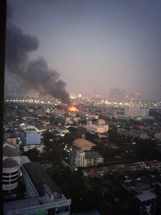 ไฟไหม้ตึกแดง 