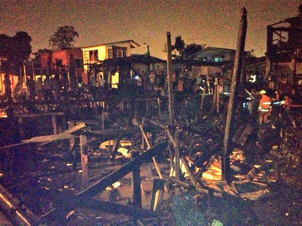 ไฟไหม้ตึกแดง ชุมชนรถหัวจักรตึกแดง