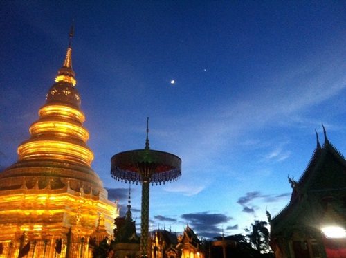 พระจันทร์ยิ้ม ดาวเคียงเดือน พระจันทร์ยิ้ม ดาวเคียงเดือน
