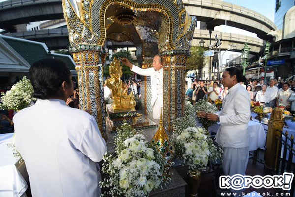 บวงสรวงใหญ่องค์ท้าวมหาพรหม