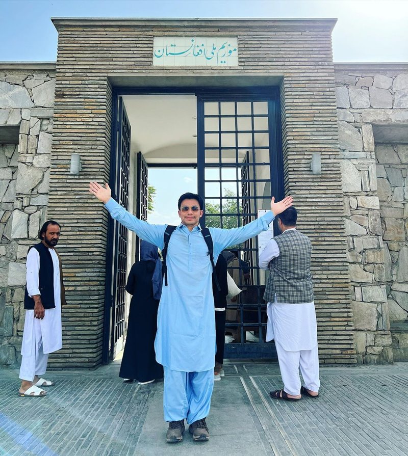 หมอสอง นพรัตน์