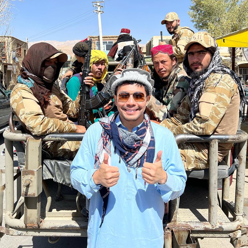 หมอสอง นพรัตน์