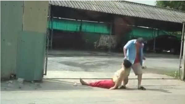 ผัวโหดเตะก้านคอเมีย