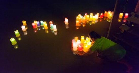 ลอยกระทง 2557