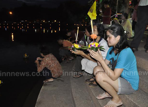 ลอยกระทง 2557