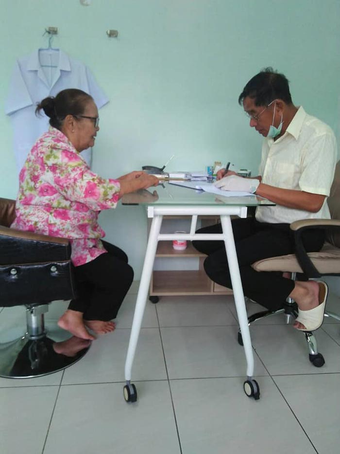 คลินิกแพทย์แผนไทยรักษาคนไข้ 19 บาท