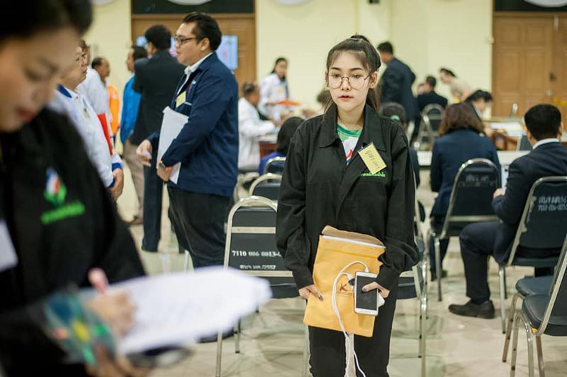 พลอยไพลิน รัตนสเถียร