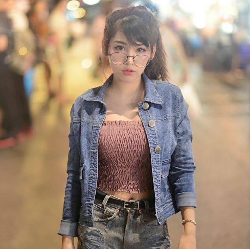 พลอยไพลิน รัตนสเถียร