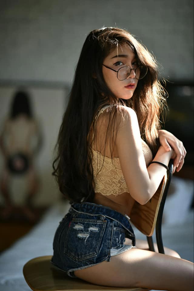 พลอยไพลิน รัตนสเถียร