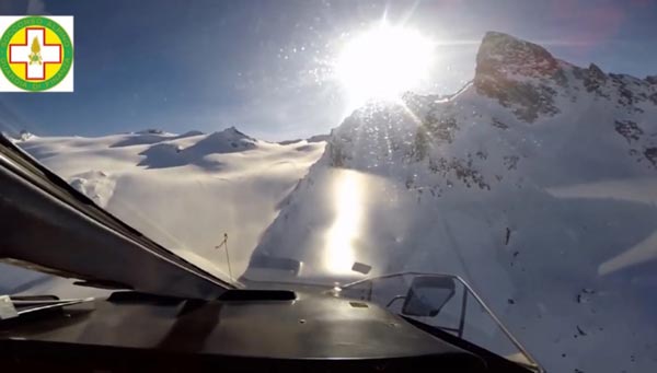 คลิปนาทีเครื่องบินชนเฮลิคอปเตอร์