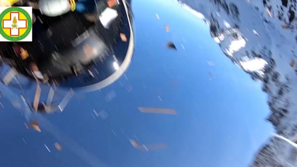 คลิปนาทีเครื่องบินชนเฮลิคอปเตอร์