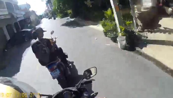 โจ๋เมายาซิ่งมอเตอร์ไซค์หนีตำรวจ