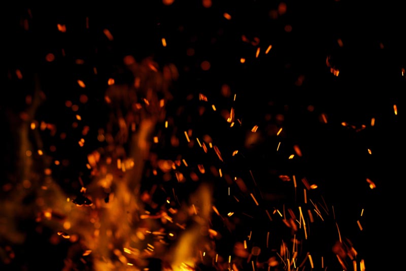 ข่มขืนจุดไฟเผา