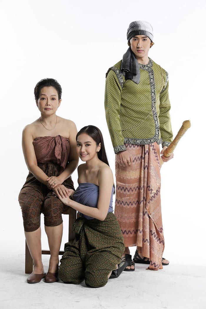 นักแสดงละคร เลือดสุพรรณ