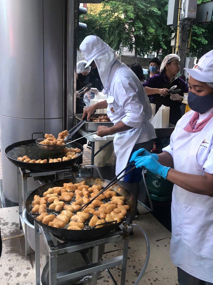 ปาท่องโก๋การบินไทย