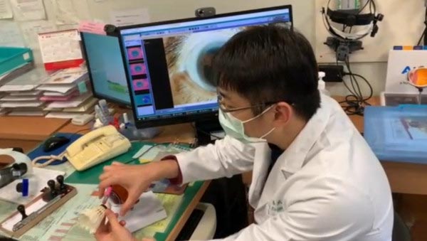 ลูกแบดกระแทกตา