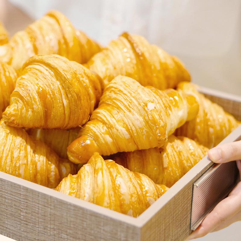 เรือขวางคลองซุเอส กระทบร้านครัวซองต์