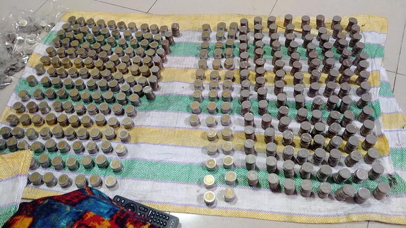 แม่ค้าหอบเหรียญซื้อทอง