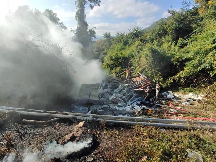 รถชนไฟลุกท่วมคัน