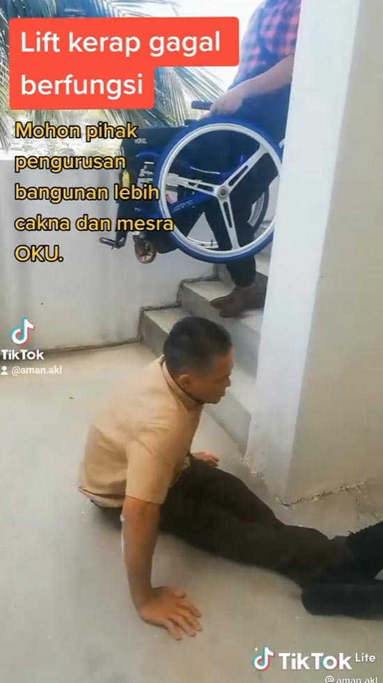 คนพิการ ใช้มือลงบันได