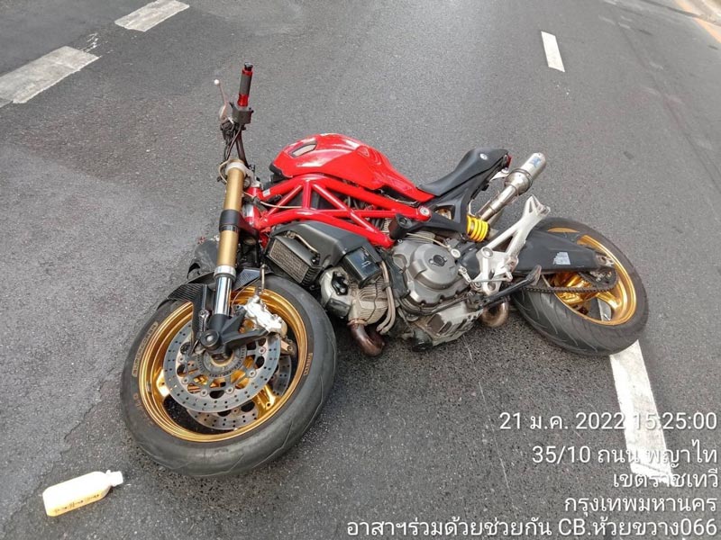 บิ๊กไบค์ชนหมอ