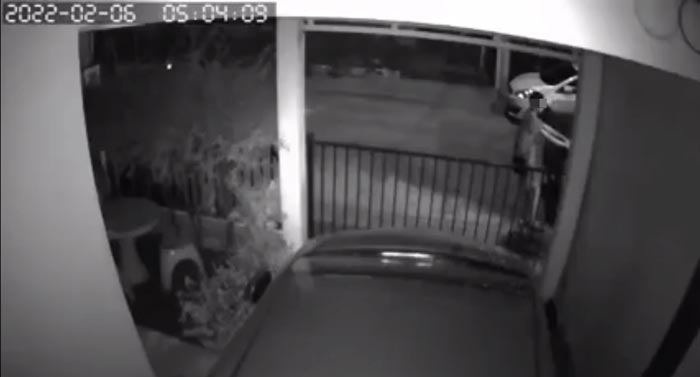 เพื่อนบ้านจอดรถขวางหน้าบ้าน