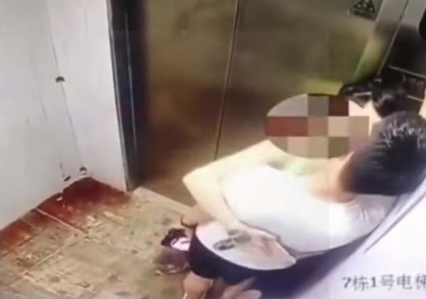 คลิปหลุดคู่รักในลิฟต์