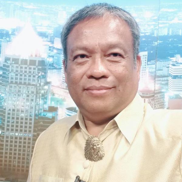 วัชระ เพชรทอง