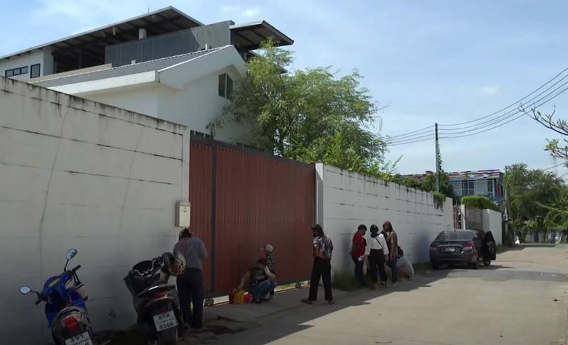 ลอยแพพนักงาน