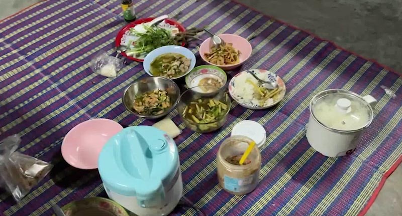 เตะหน้าคน