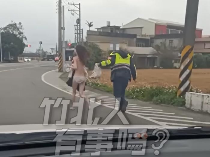 คนวิ่งแก้ผ้า