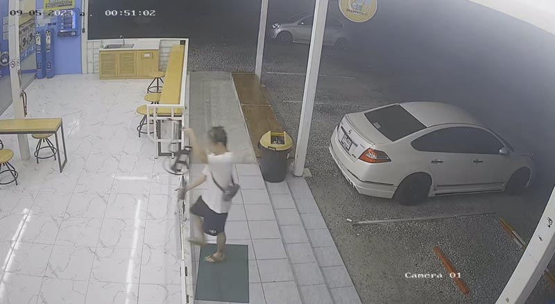 ขโมยชาร์จรถไฟฟ้า EV