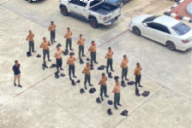 ลงโทษตำรวจตากแดด