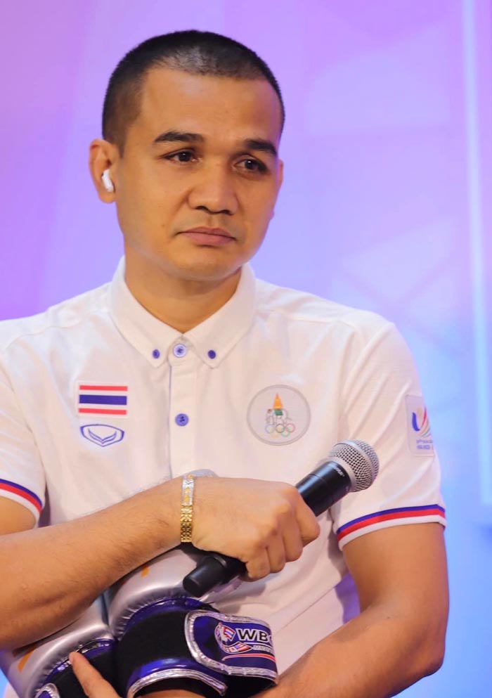 วรพจน์ เพชรขุ้ม