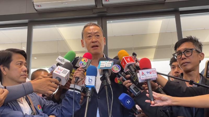 เศรษฐา ทวีสิน