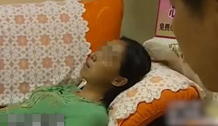 แกล้งป่วยอัมพาต