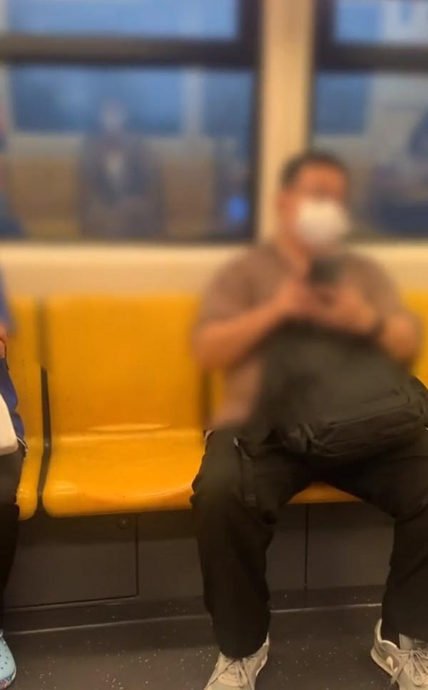 แอบถ่ายบนรถไฟฟ้า