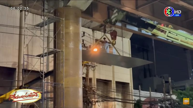 แผ่นเหล็กหล่นทับคนงาน สะพานลำสาลี