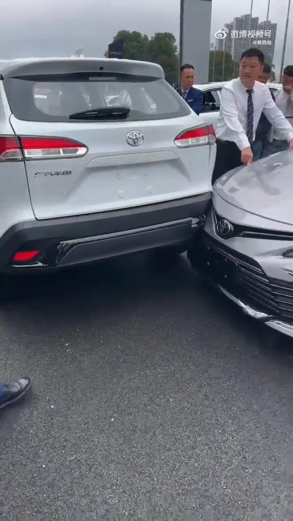 ออกรถใหม่ ขับป้ายแดงชน